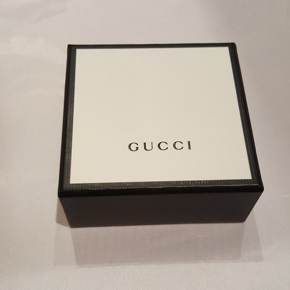 Authentic Gucci Logo G Pendant - Picture 5 of 7